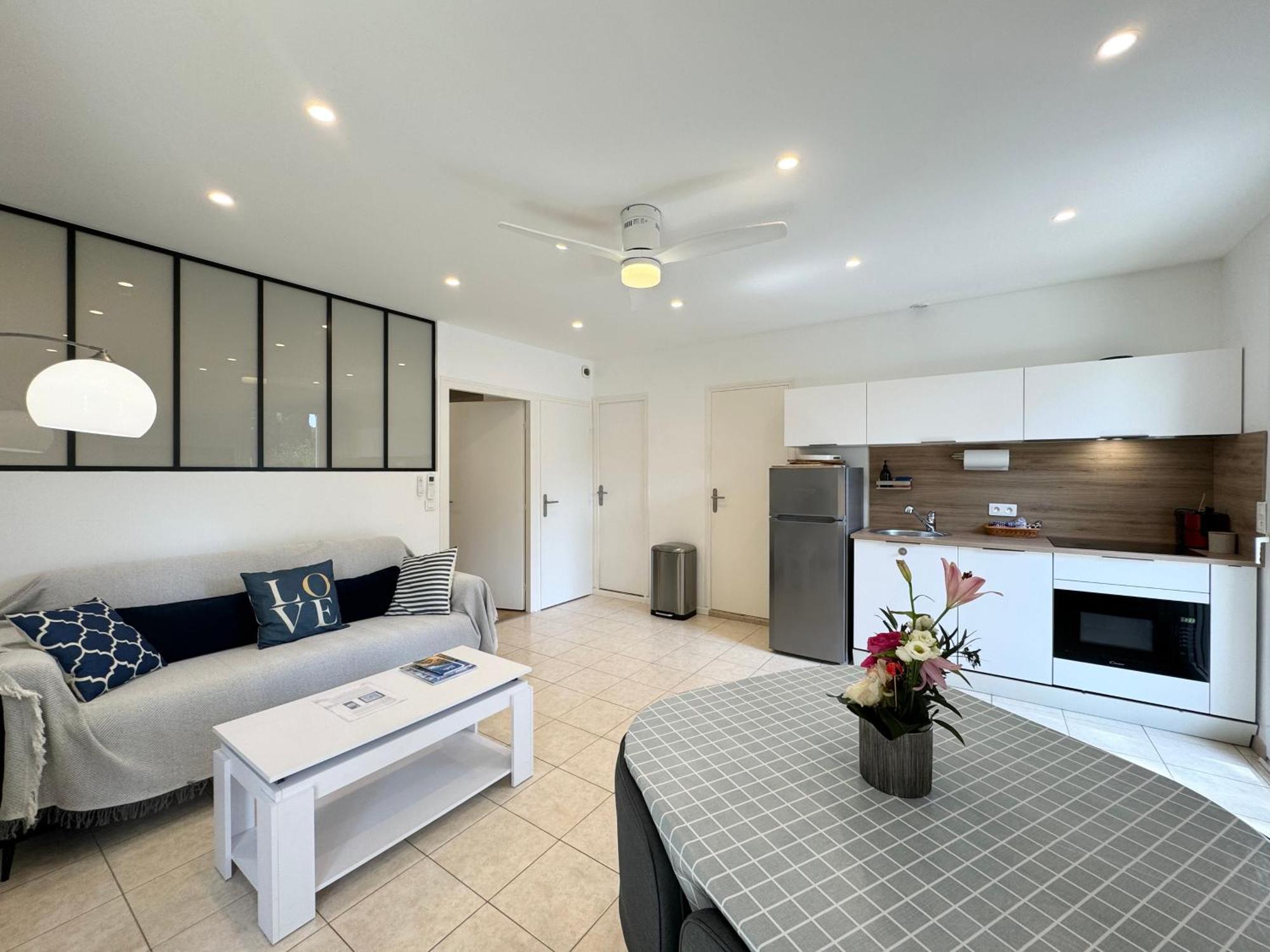 Appartement 1Ch Avec Terrasse Et Jardinet A 400M De La Plage Cavalaire-sur-Mer Zewnętrze zdjęcie