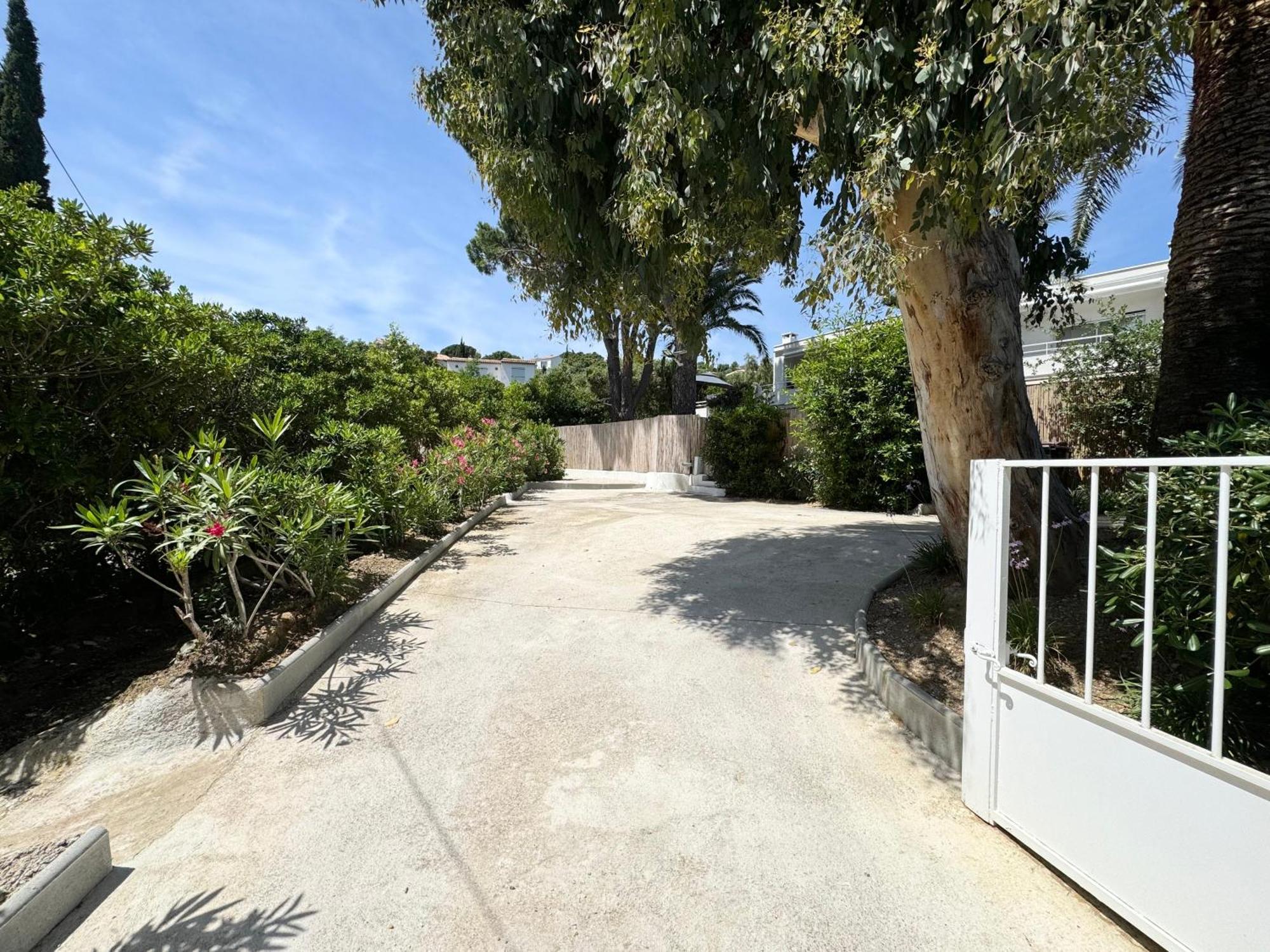 Appartement 1Ch Avec Terrasse Et Jardinet A 400M De La Plage Cavalaire-sur-Mer Zewnętrze zdjęcie